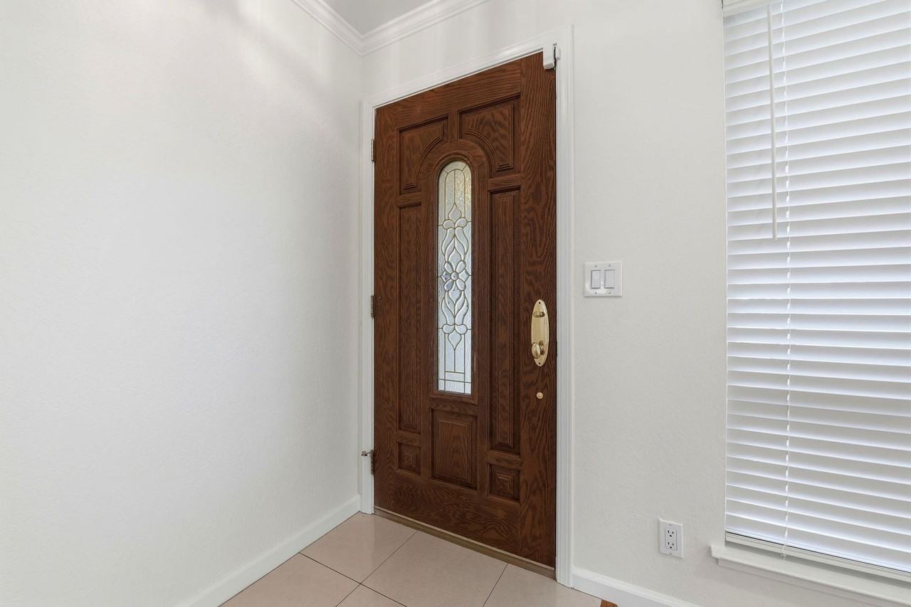 1559 Chambers Dr - Photo 6 of 42