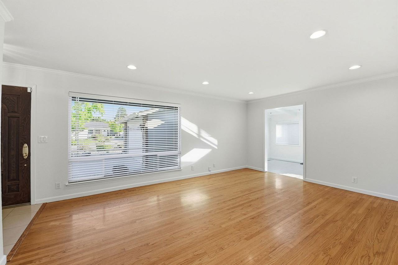1559 Chambers Dr - Photo 7 of 42