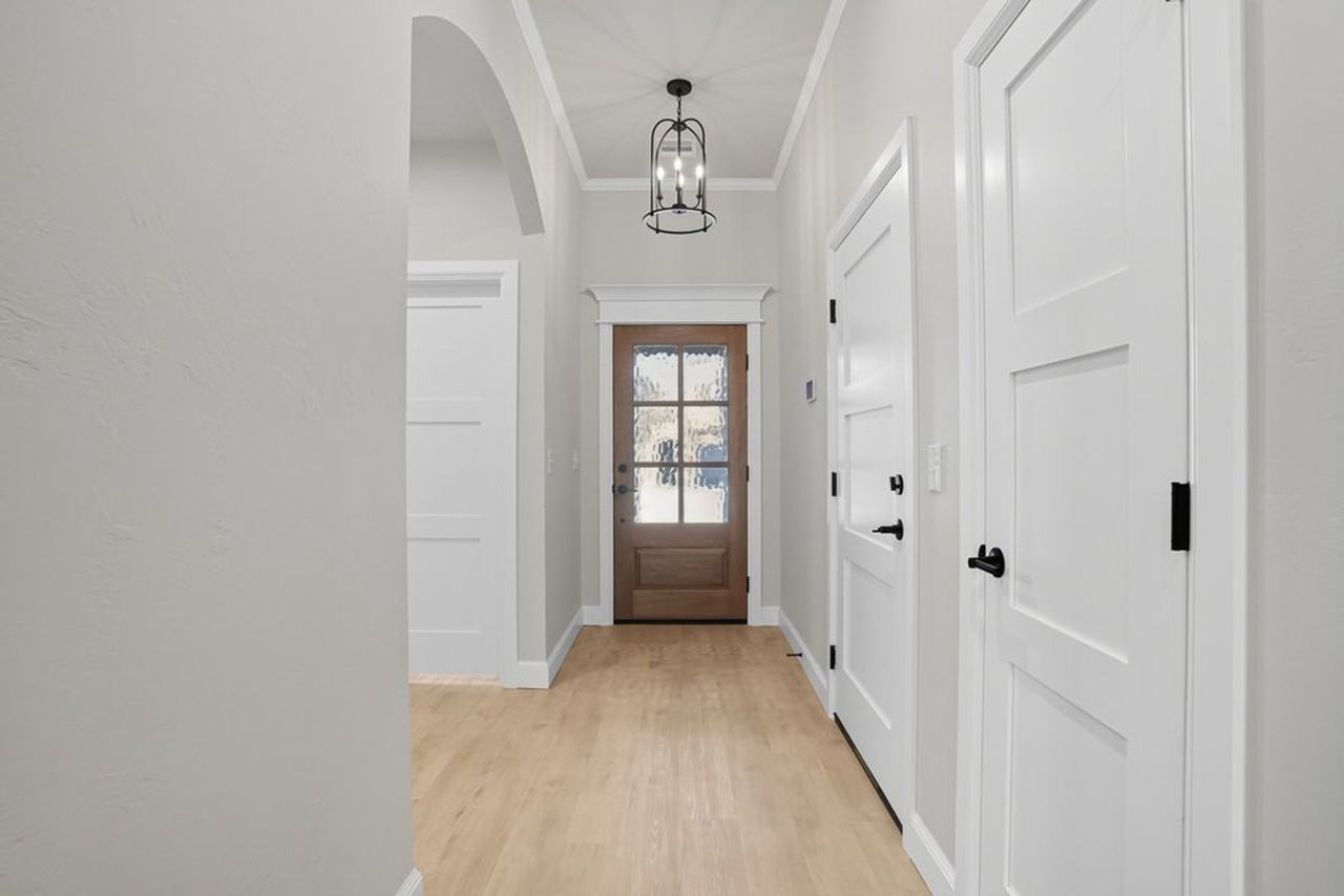 4200 Abbey Park Dr - Photo 2 of 47