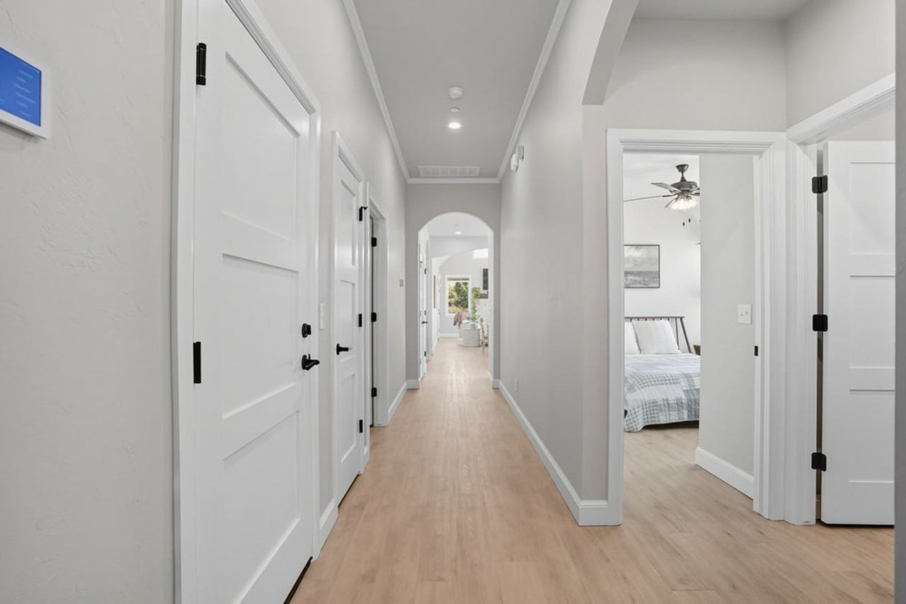 4200 Abbey Park Dr - Photo 3 of 47