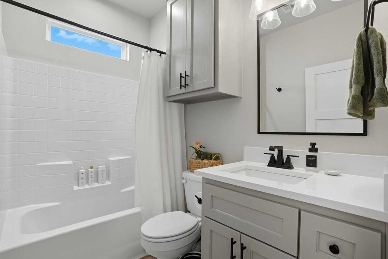 4200 Abbey Park Dr - Photo 4 of 47