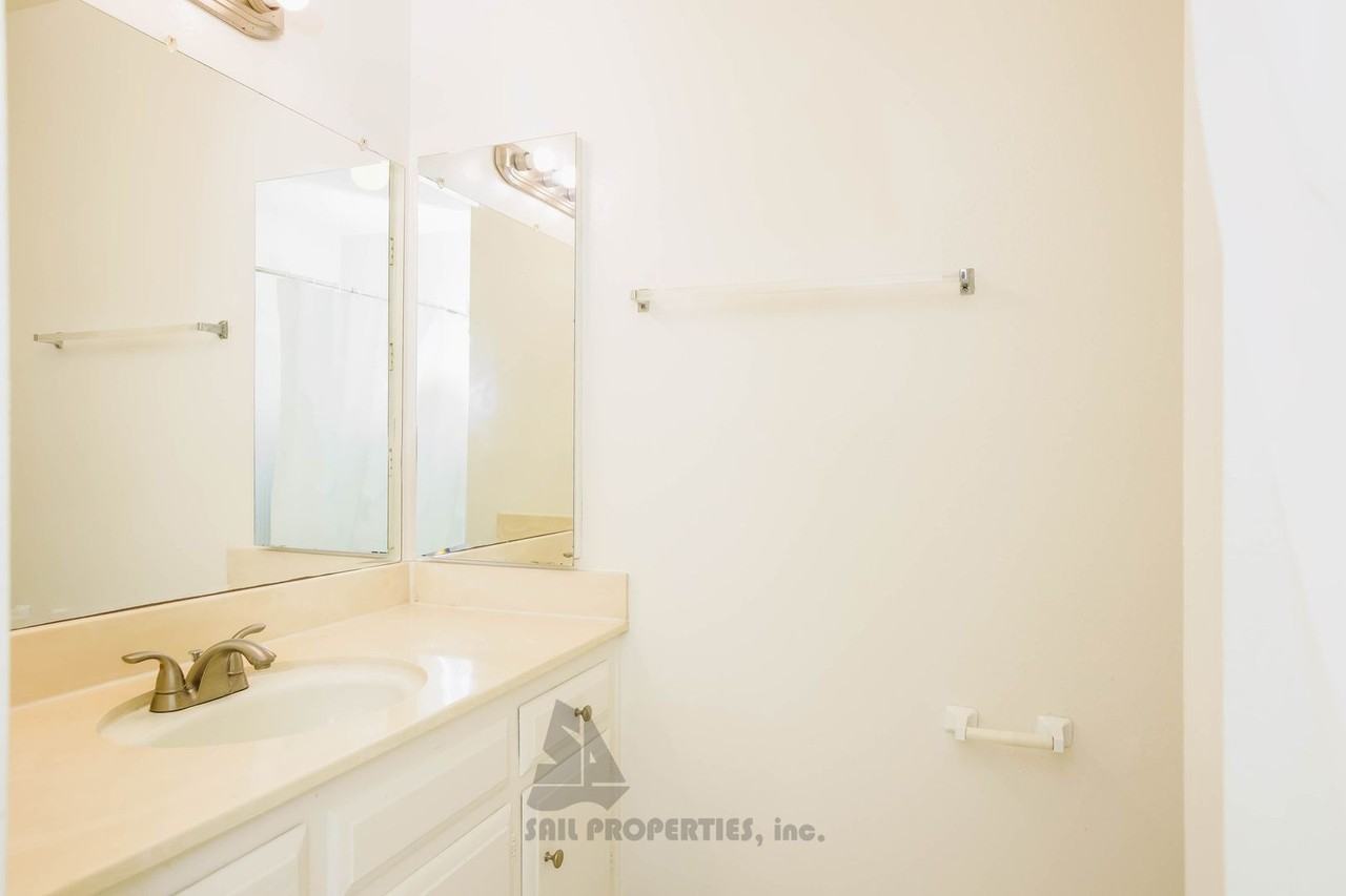 6600 Warner Ave - Photo 7 of 17