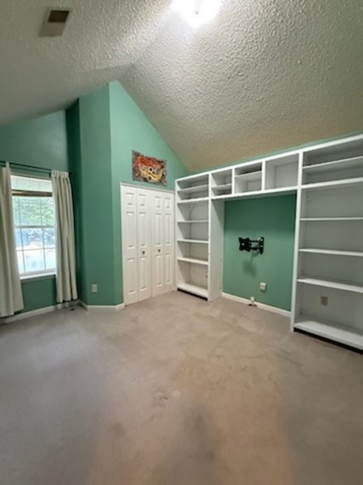 1325 Parkwood Dr - Photo 7 of 21