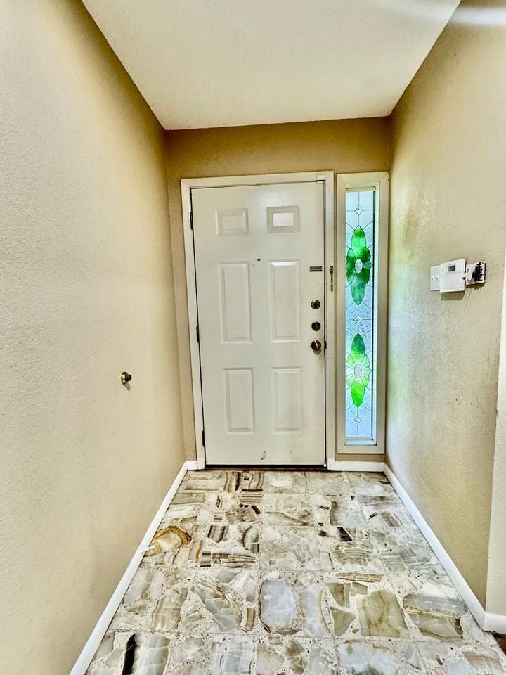 5122 Moultrie Dr - Photo 2 of 32