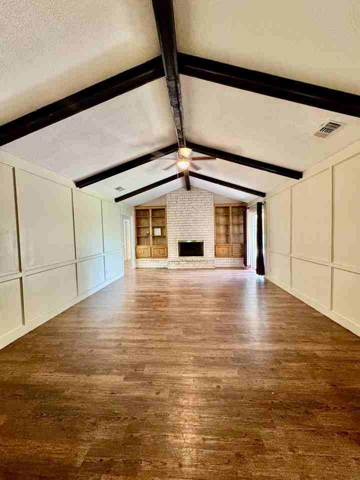 5122 Moultrie Dr - Photo 4 of 32
