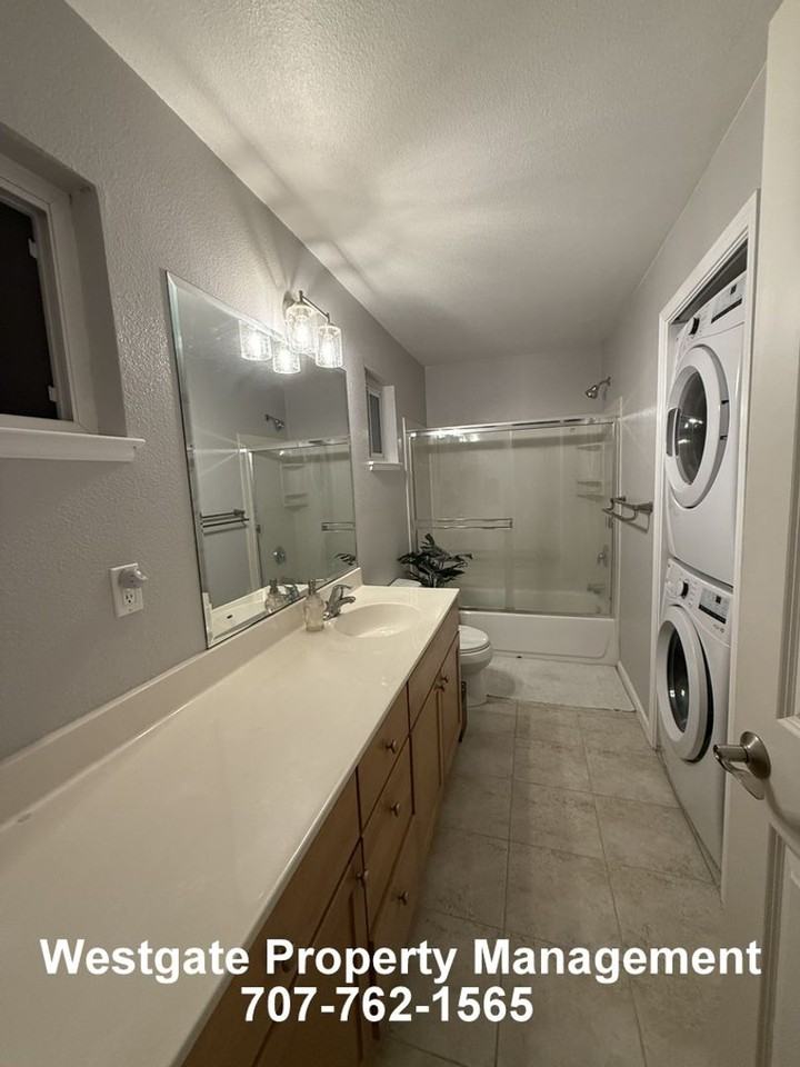 142 Cherry St - Photo 4 of 16