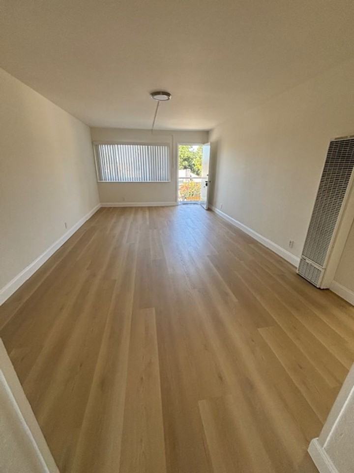 2401 Bartlett St - Photo 2 of 9