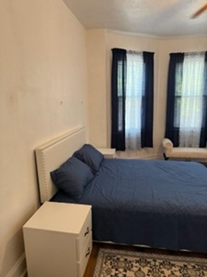 4209 Euclid Ave - Photo 3 of 11