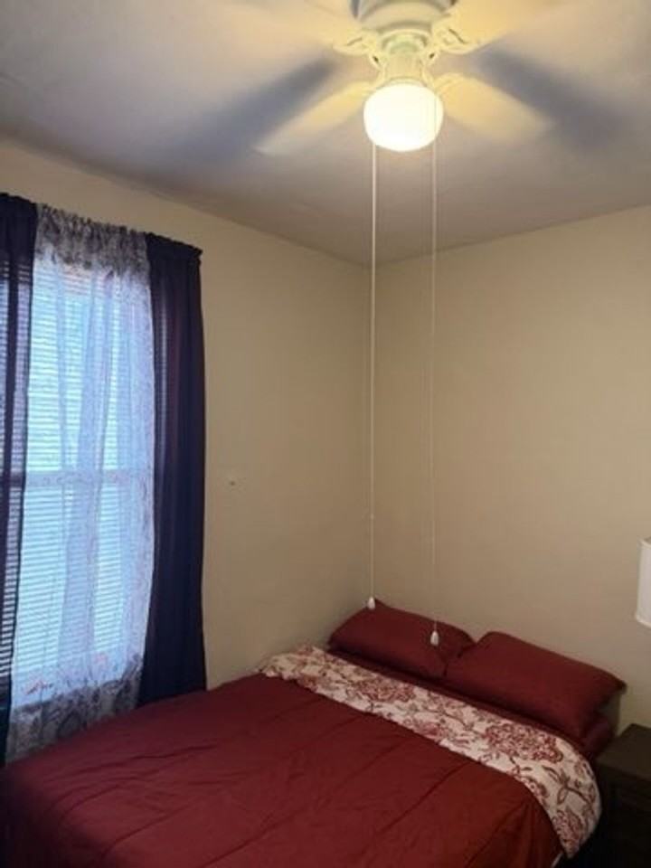 4209 Euclid Ave - Photo 4 of 11