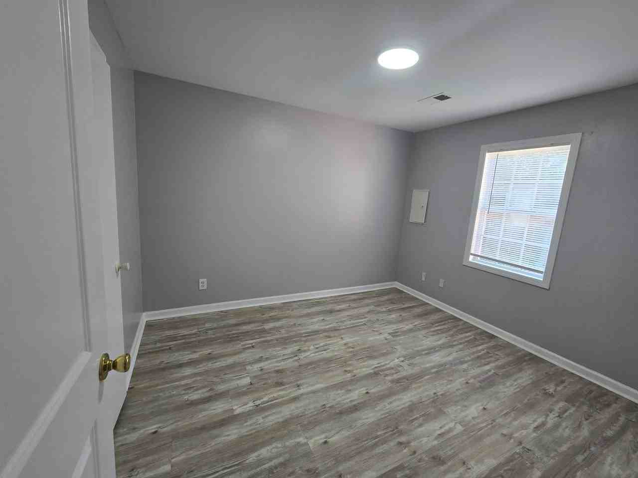 1302 Bencini Pl - Photo 6 of 10