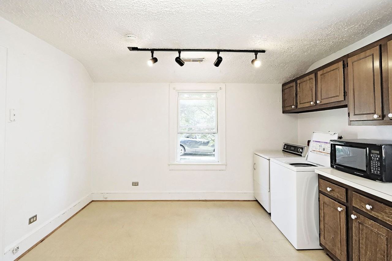 1306 Chesapeake St - Photo 5 of 15