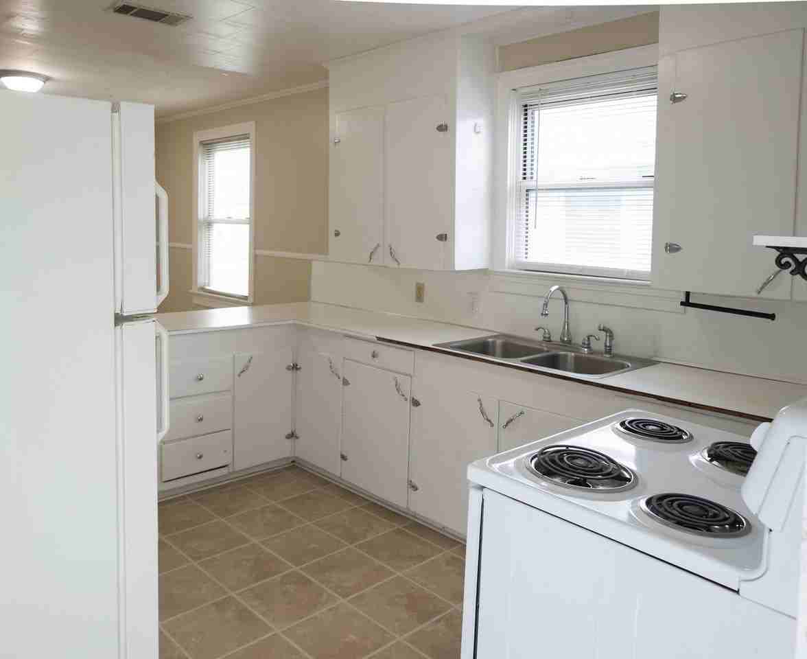 524 8th St - Photo 3 of 19