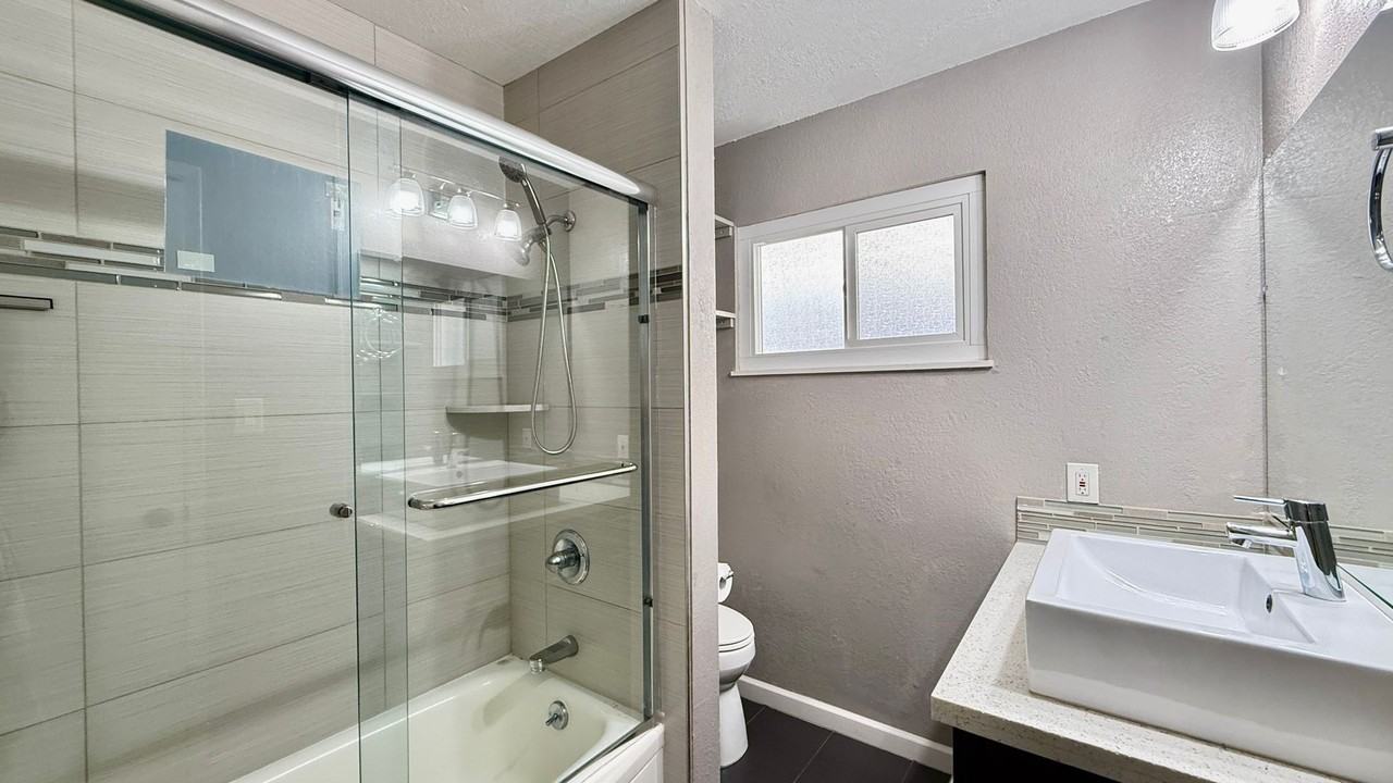 330 Vernon St #111 - Photo 5 of 11