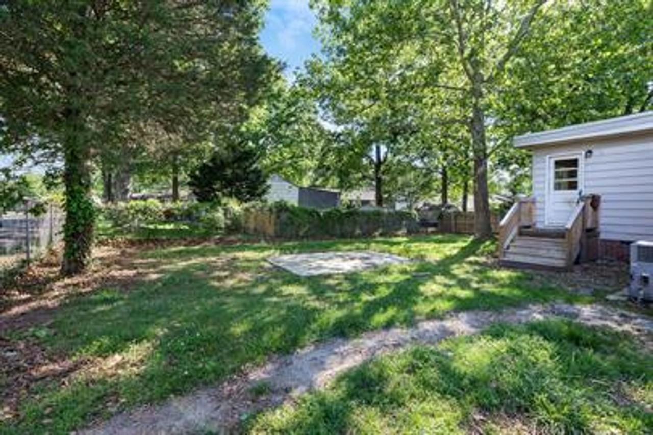 222 Belray Dr - Photo 2 of 21