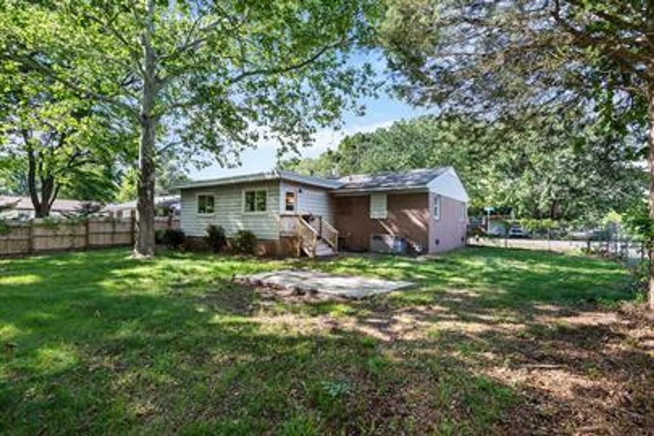 222 Belray Dr - Photo 3 of 21