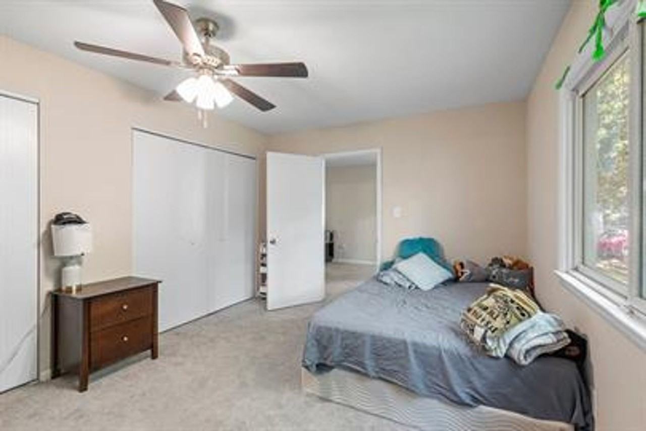 222 Belray Dr - Photo 4 of 21