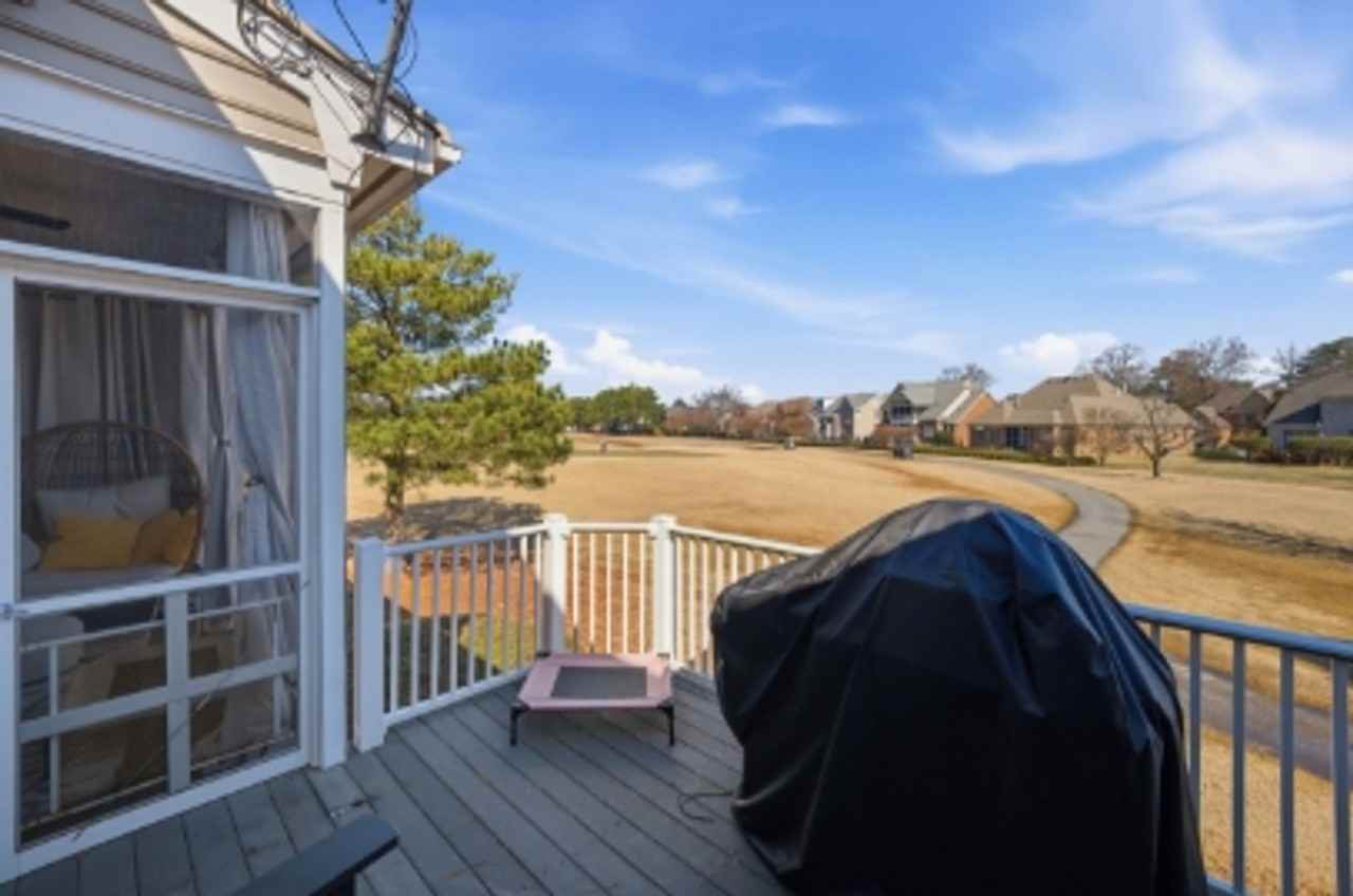 1005 Bay Breeze Dr - Photo 5 of 40