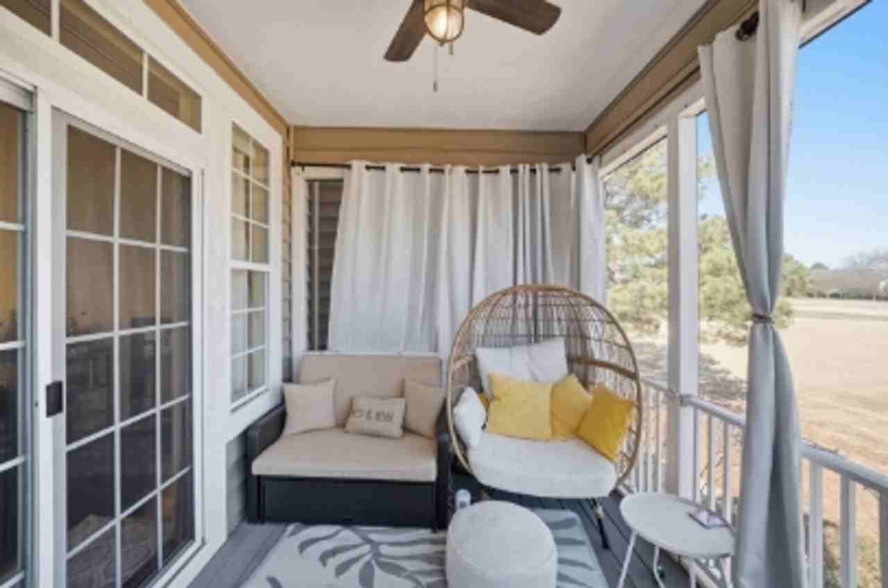 1005 Bay Breeze Dr - Photo 7 of 40