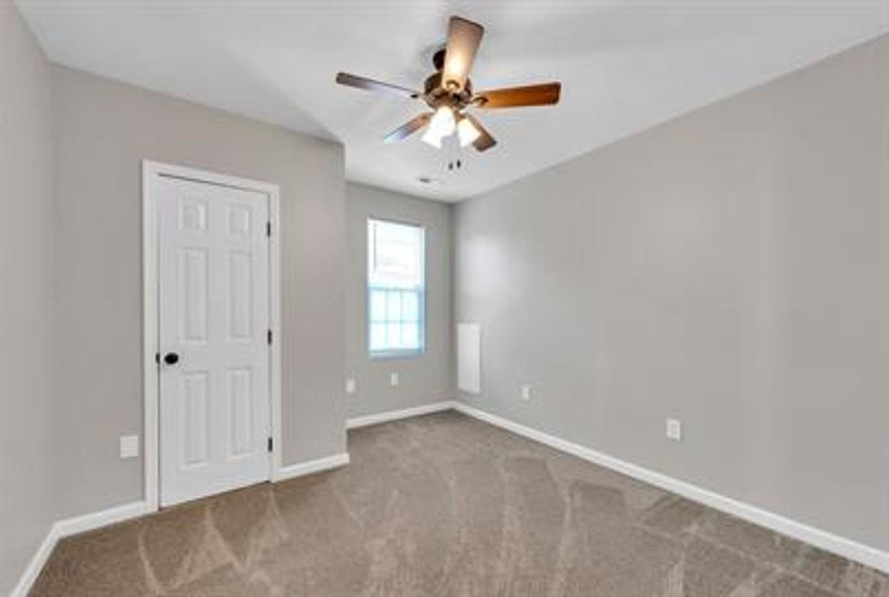 1009 Elkin St - Photo 3 of 9