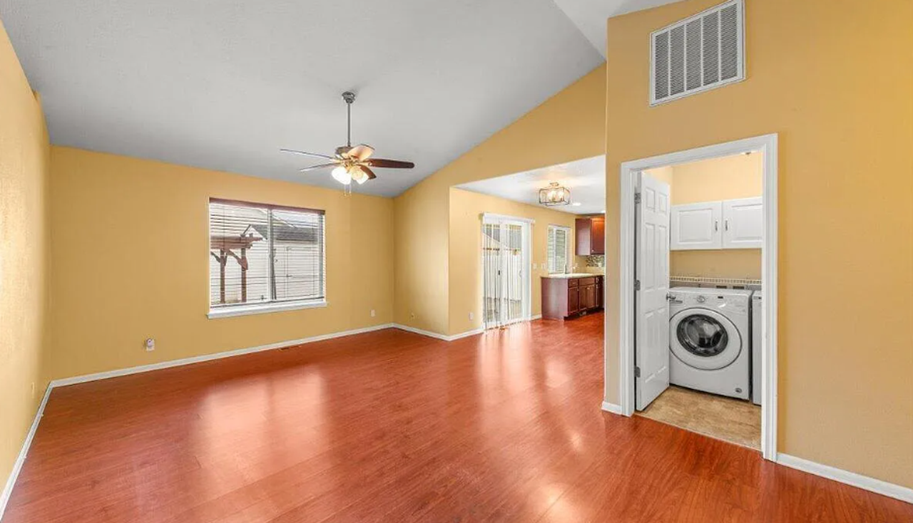 1449 N Moonstone St - Photo 2 of 11
