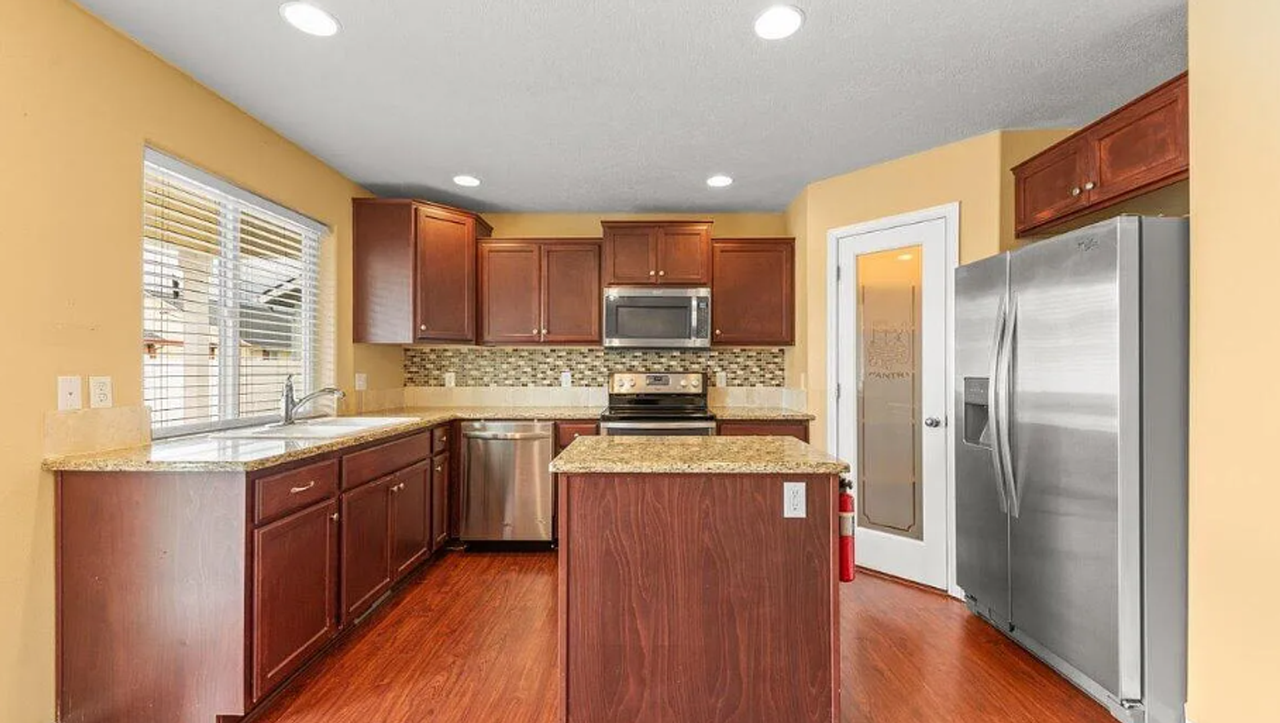 1449 N Moonstone St - Photo 4 of 11