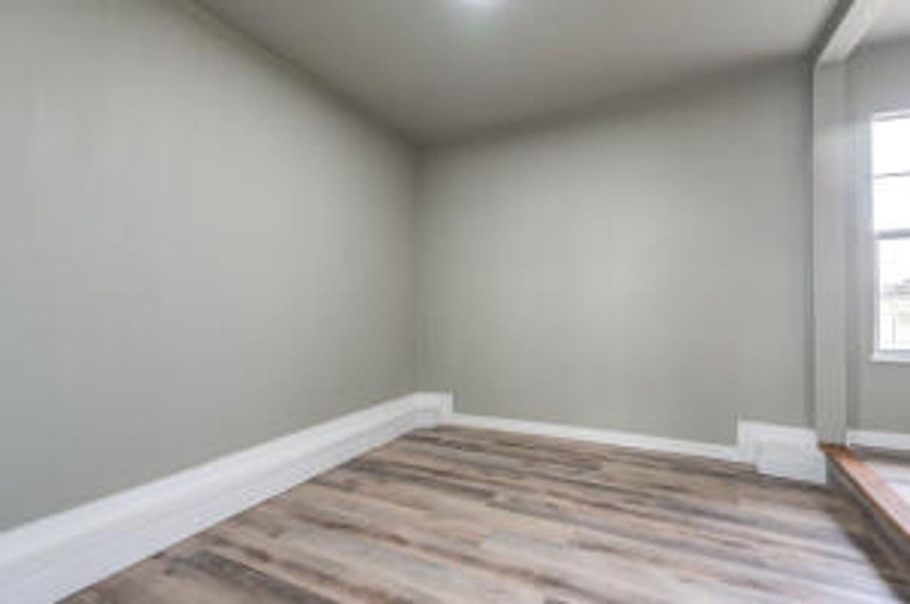 918 E Rice St - Photo 7 of 15