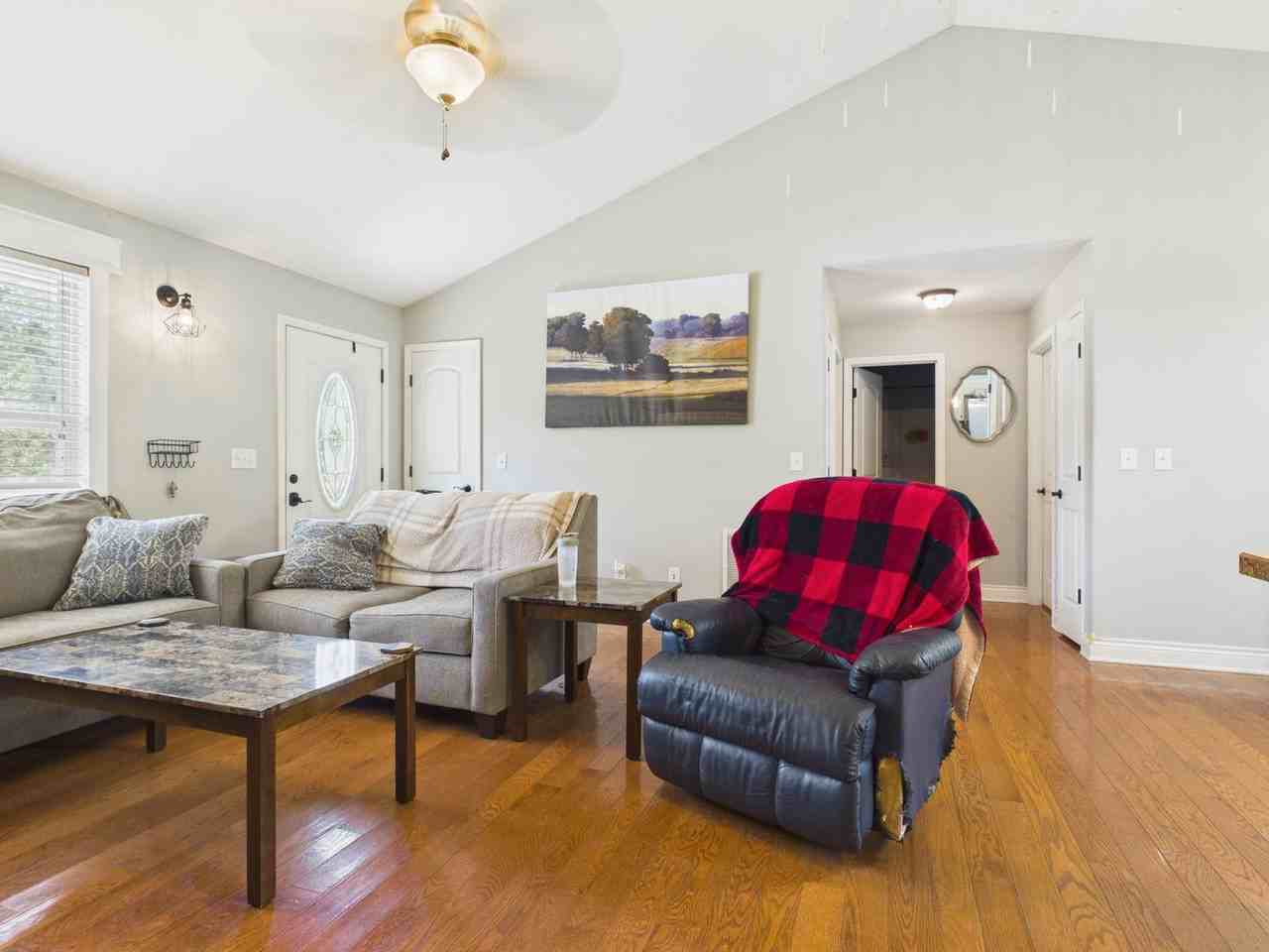 604 S Main St - Photo 3 of 24