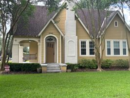 featured image of 3044 Wilshire Dr
