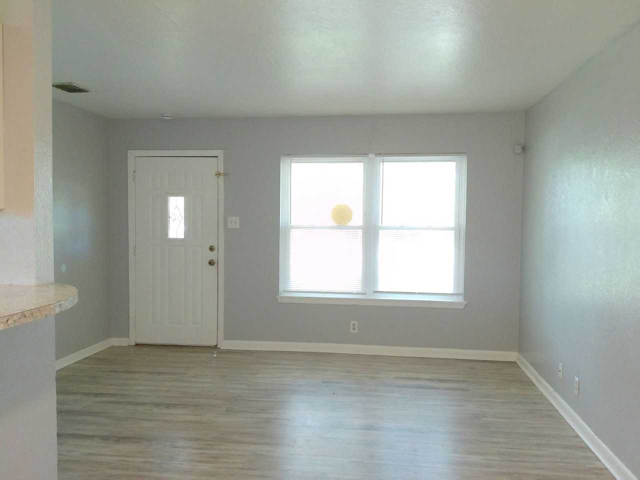 4318 Belfast Dr - Photo 2 of 17