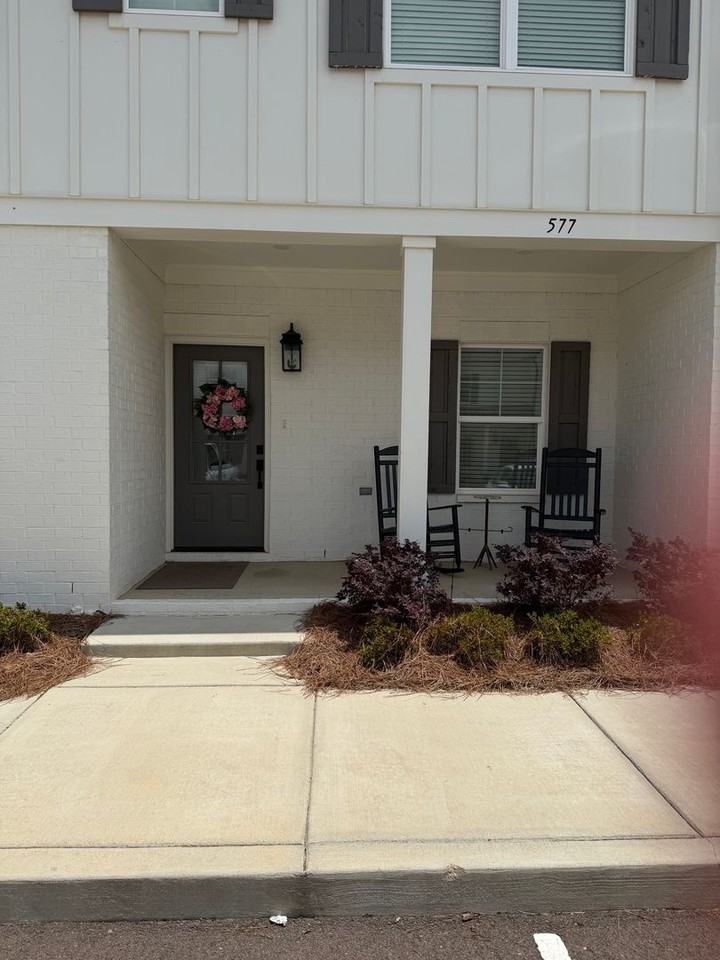 577 Meadow Crest Cir - Photo 2 of 13