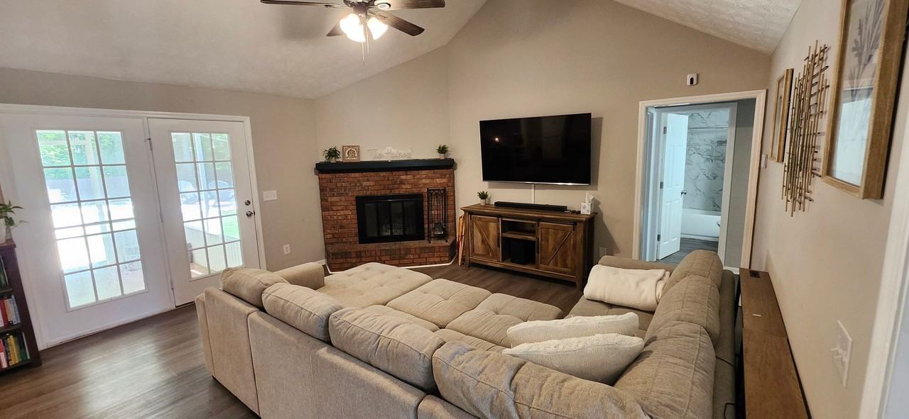 6725 Stone Creek Ct - Photo 2 of 20