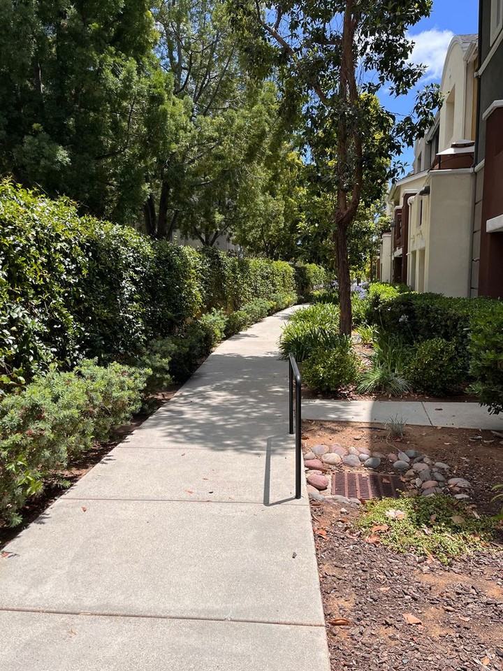 4667 Central Plz - Photo 4 of 48