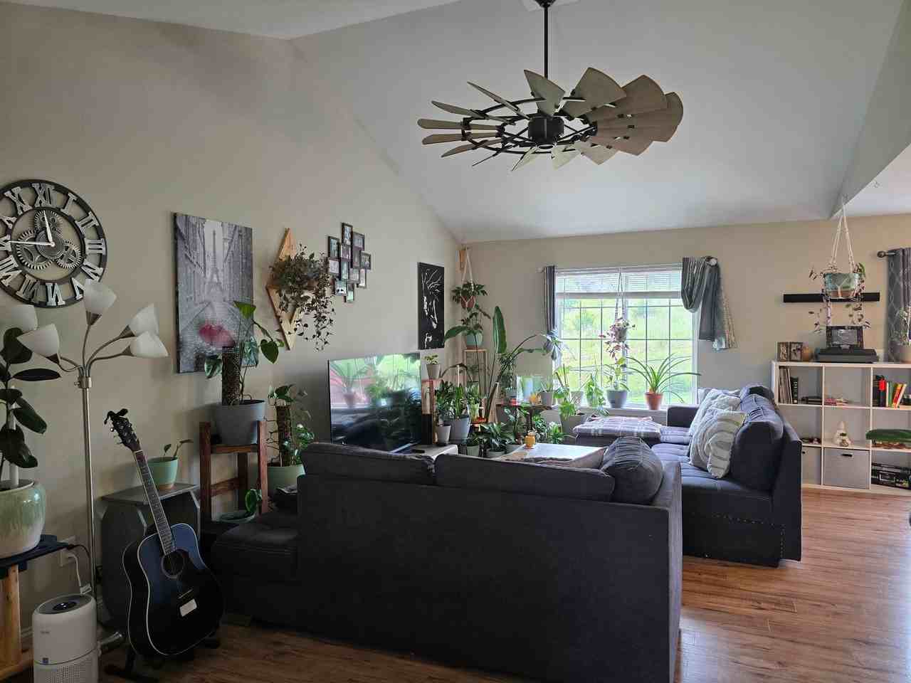 203 Ridgeview Dr - Photo 4 of 39
