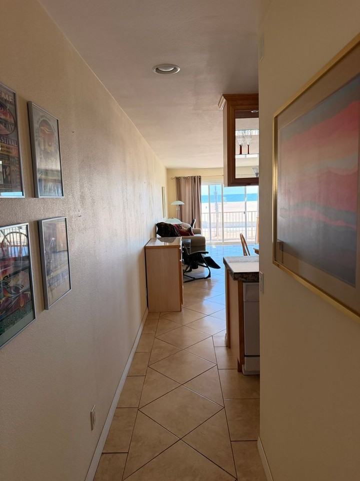 223 E Surfside Dr - Photo 5 of 13