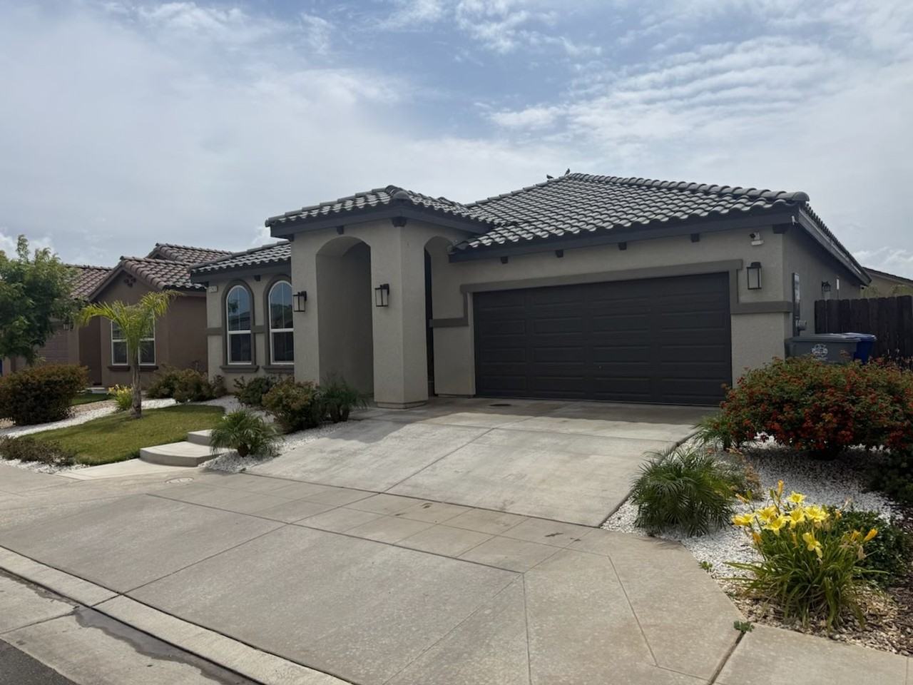 1243 Bristlecone Dr - Photo 3 of 3