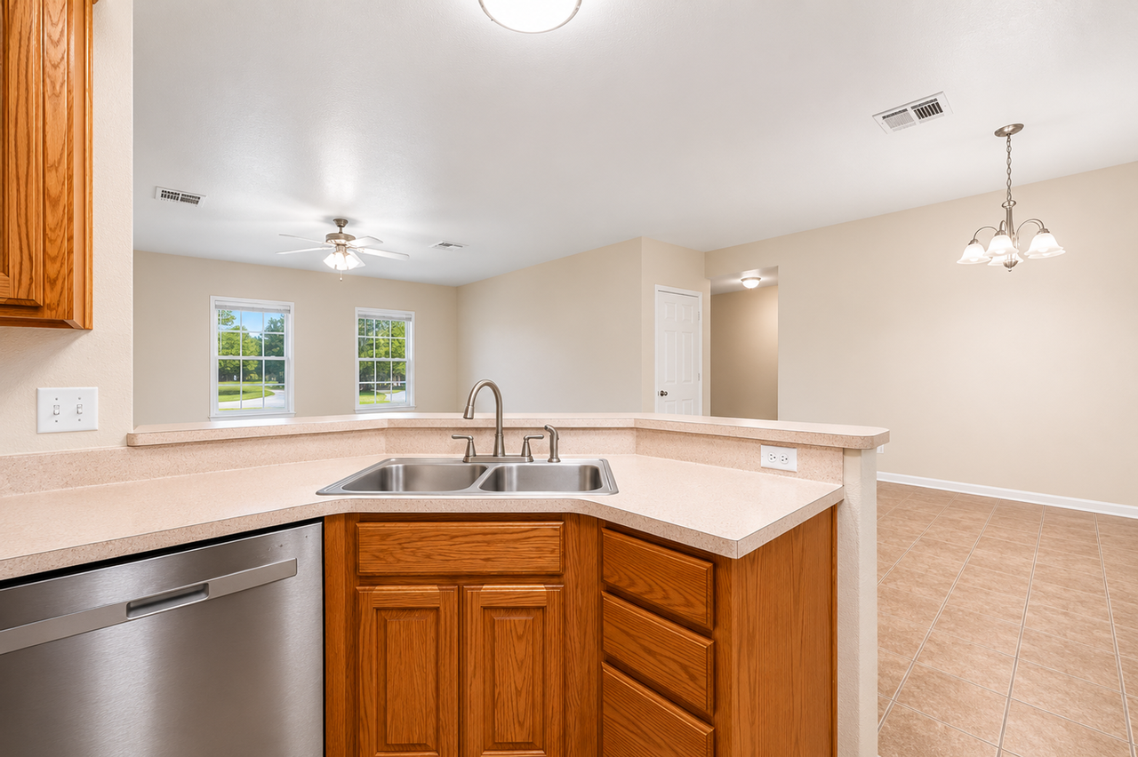 138 Lake Forest Dr - Photo 6 of 22