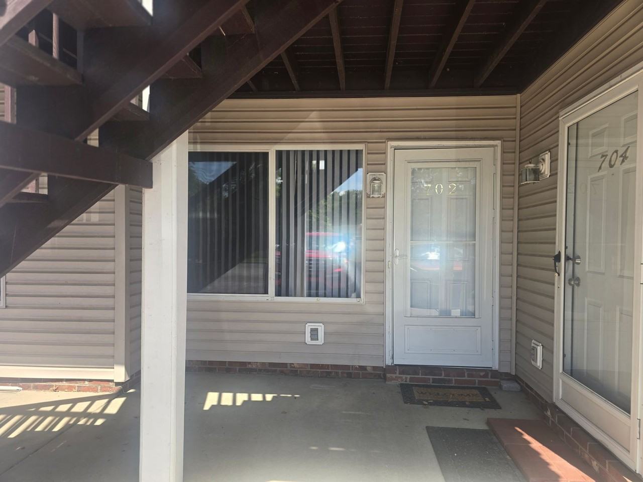 702 Westbrook Ct - Photo 2 of 15