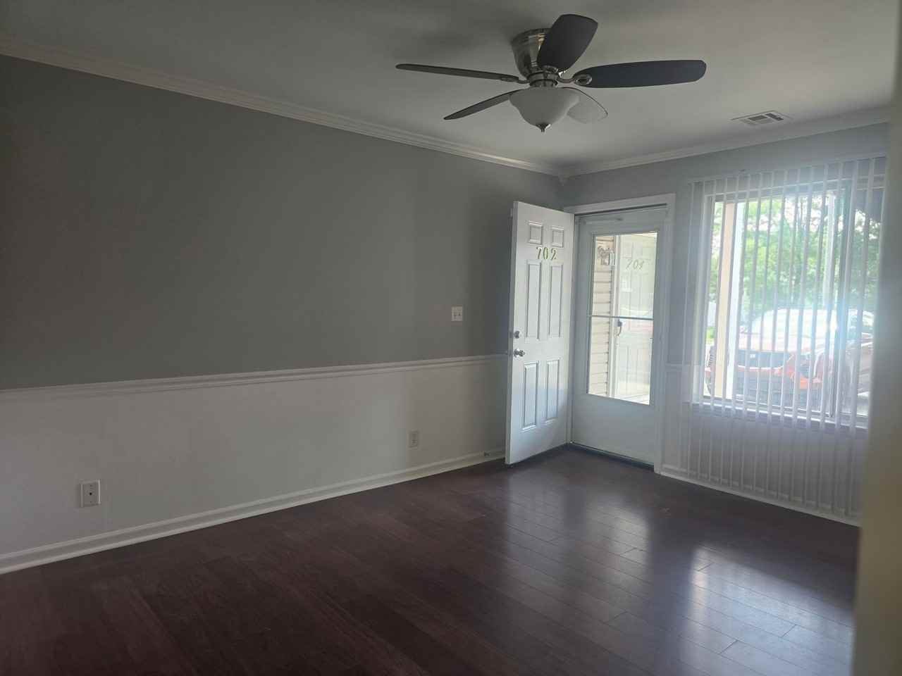 702 Westbrook Ct - Photo 5 of 15