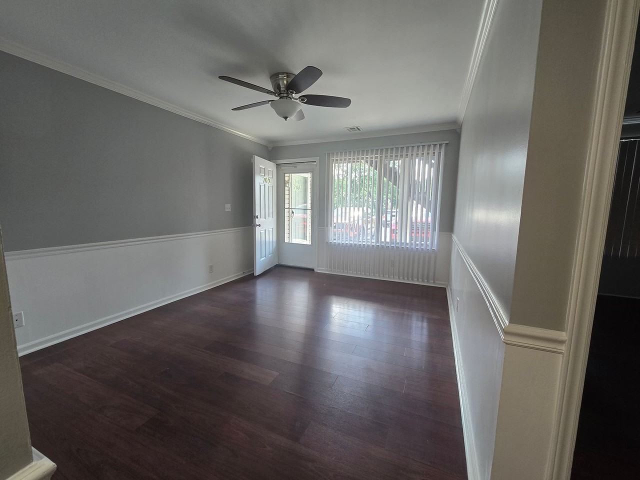 702 Westbrook Ct - Photo 6 of 15