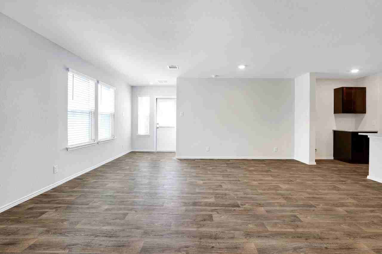 13512 Waxman Spark - Photo 3 of 27