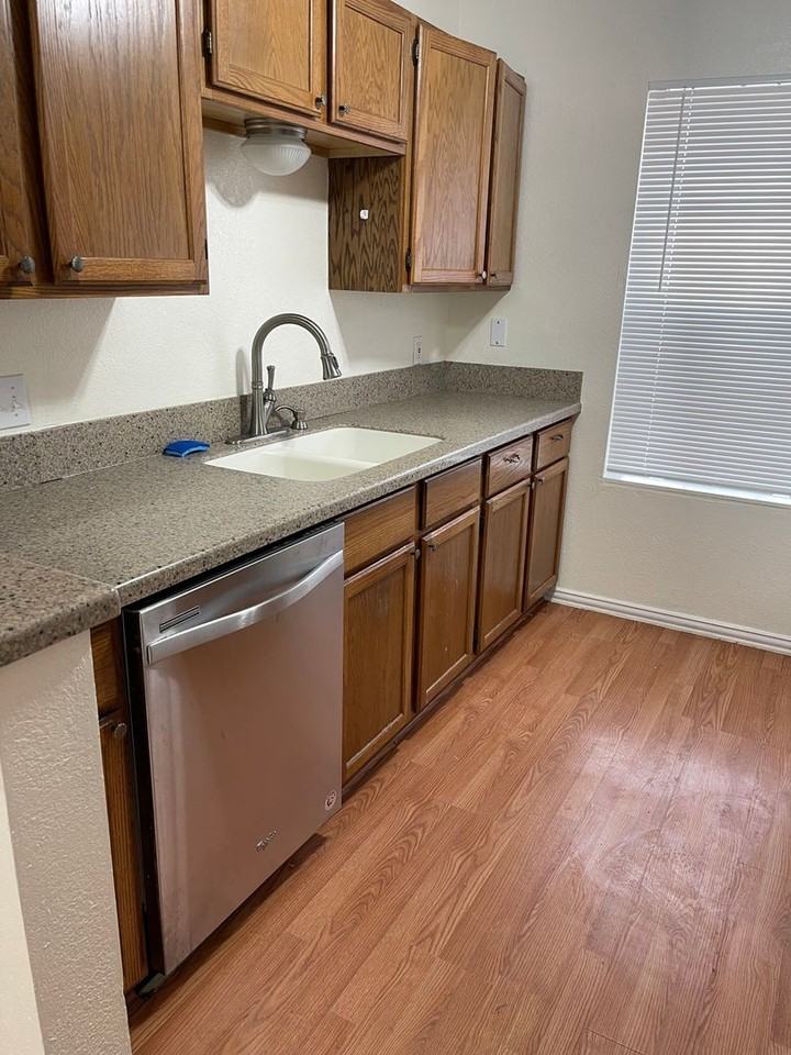 1109 Summer Wheat St - Photo 5 of 12