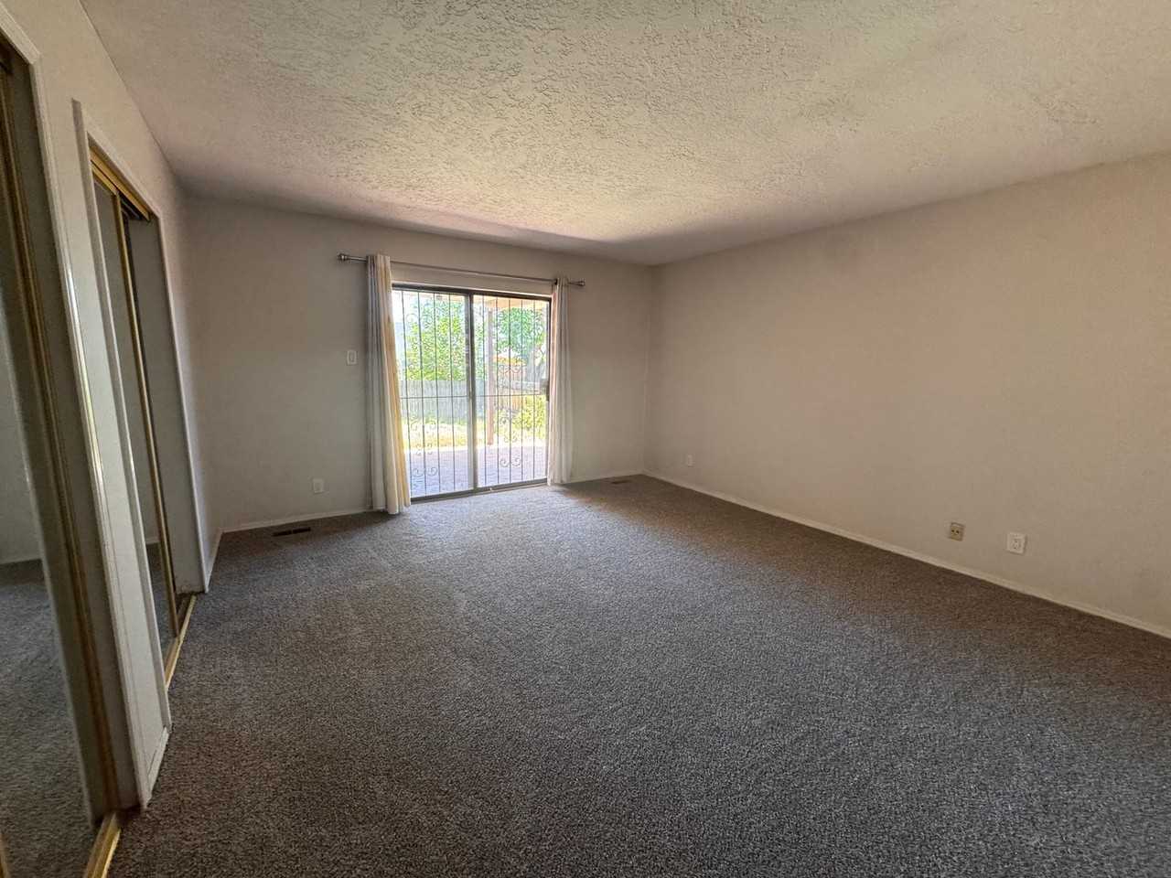 8902 Spain Rd Ne - Photo 4 of 15