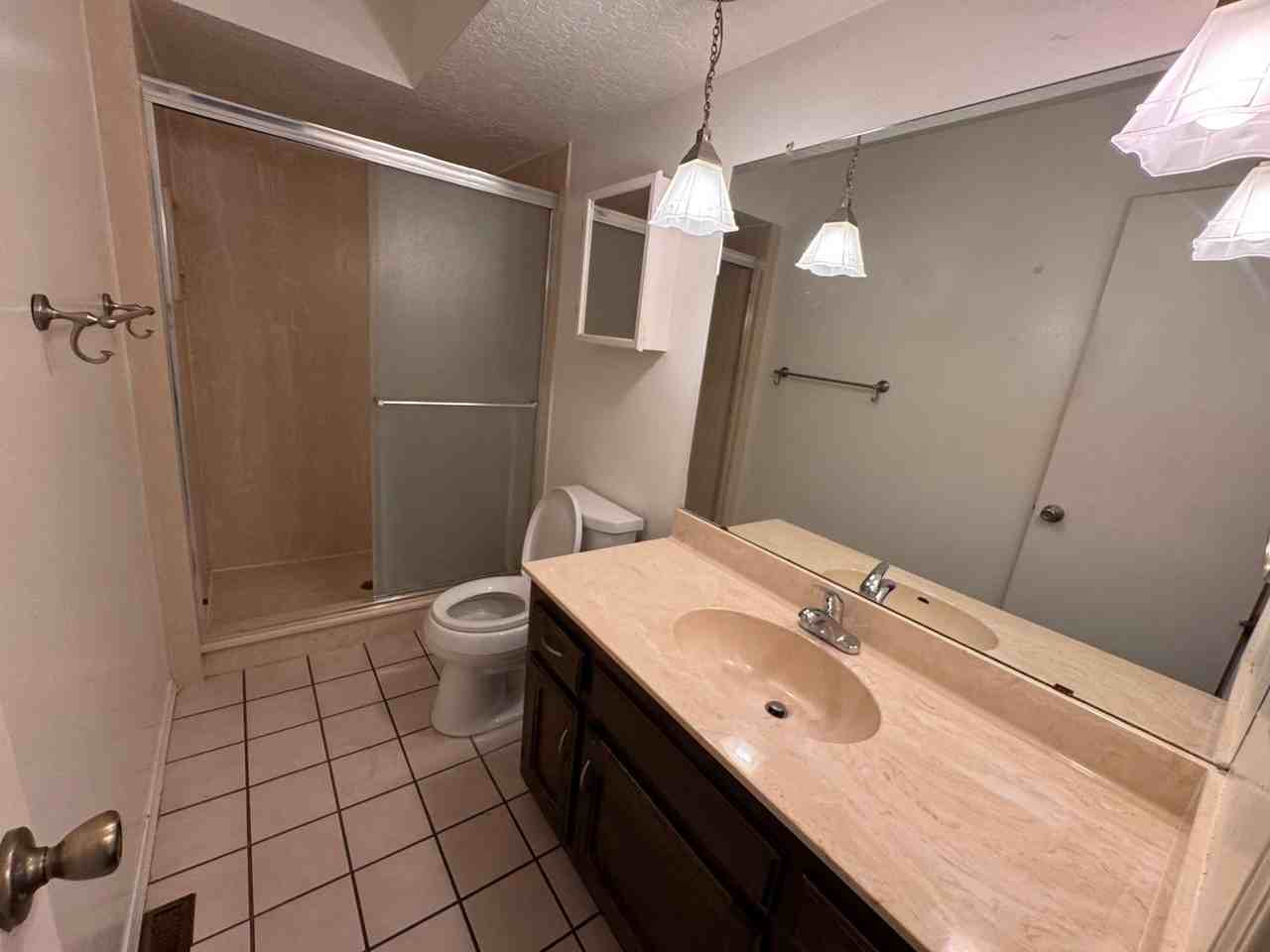 8902 Spain Rd Ne - Photo 5 of 15
