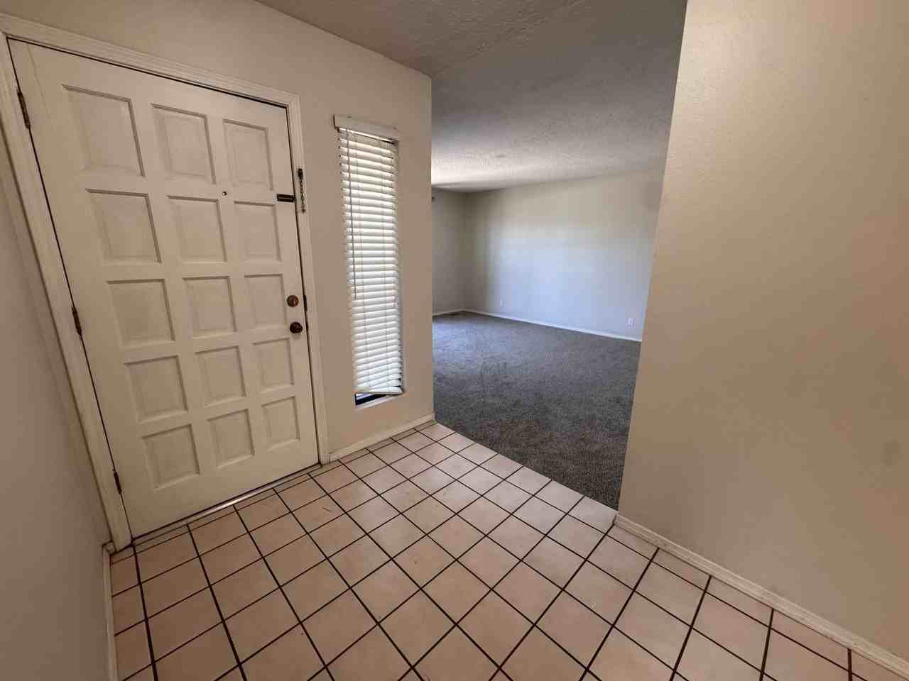 8902 Spain Rd Ne - Photo 6 of 15