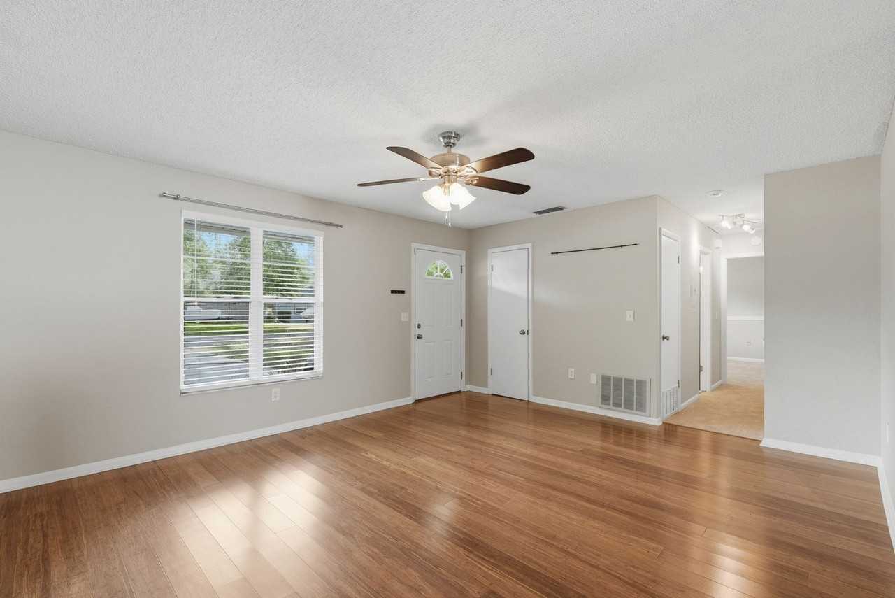 3710 Nw 22nd Ter - Photo 3 of 29