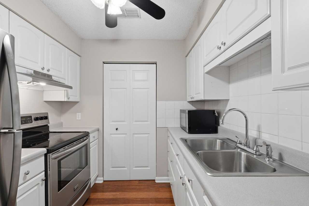 3710 Nw 22nd Ter - Photo 7 of 29