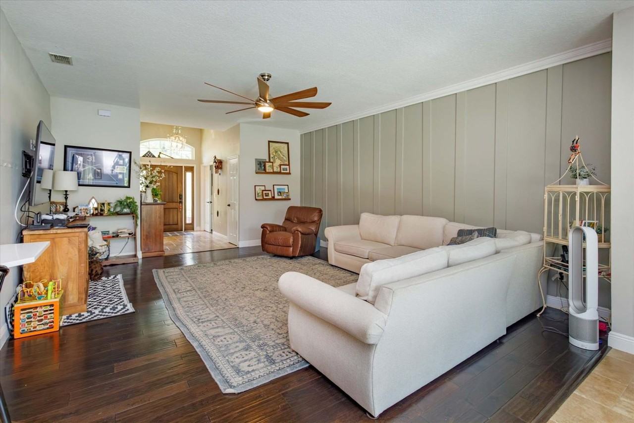 116 Brookshire Ct - Photo 6 of 28