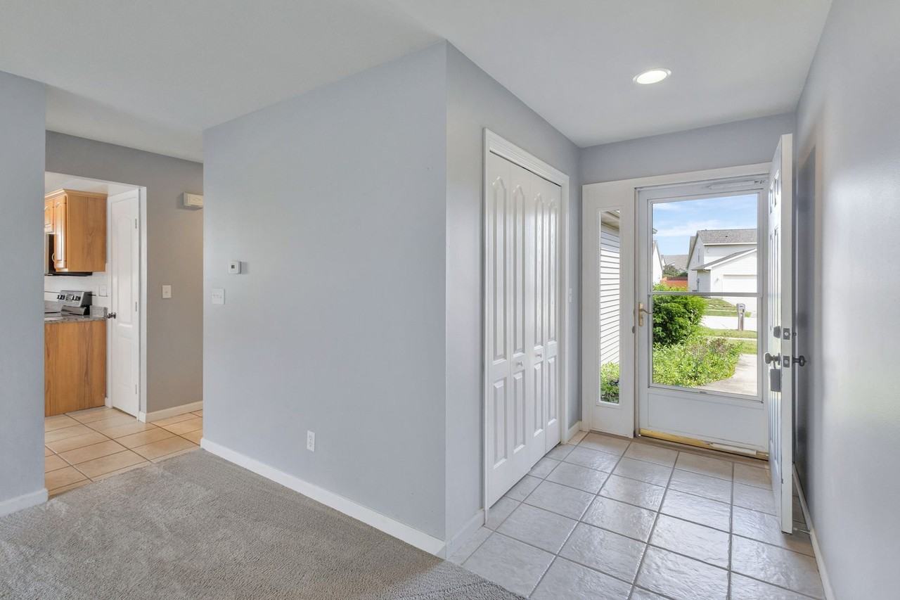 3907 Balmoral Dr - Photo 5 of 44