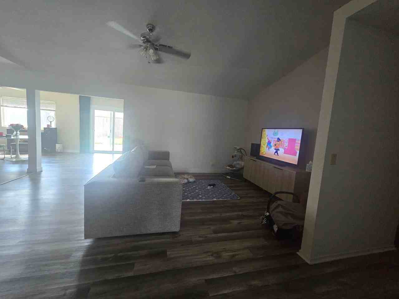 1012 Michelle Ct - Photo 2 of 13