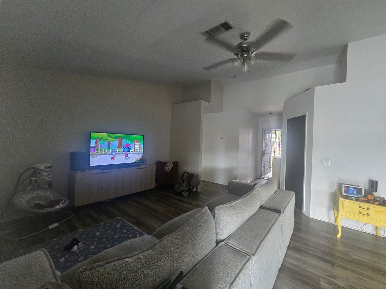 1012 Michelle Ct - Photo 3 of 13